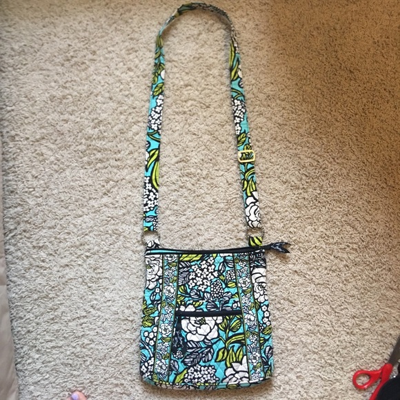 Vera Bradley crossbody - Picture 1 of 5