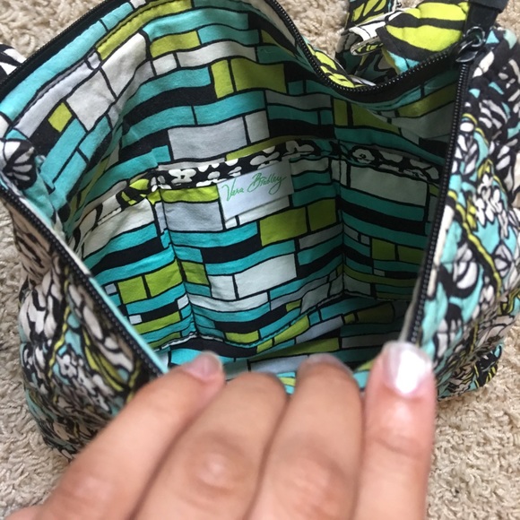 Vera Bradley crossbody - Picture 3 of 5