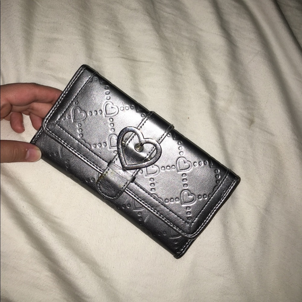 Cute silver wallet, just like new!:)