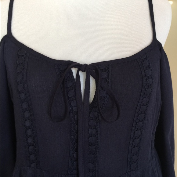 $4.99 Shipping NWT Navy Cold-Shoulder Boho Top - Picture 4 of 7