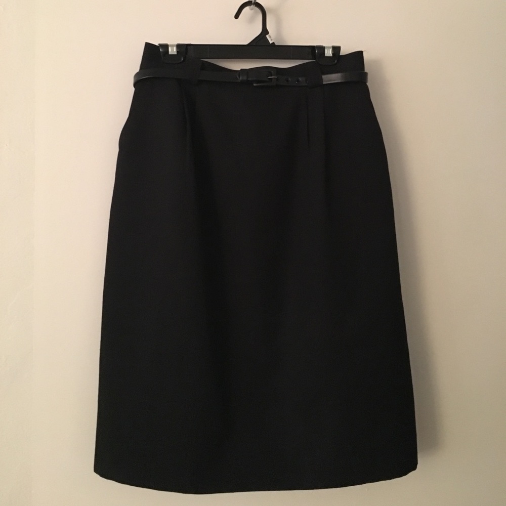 BELTED BLACK SKIRT WITH POCKETS