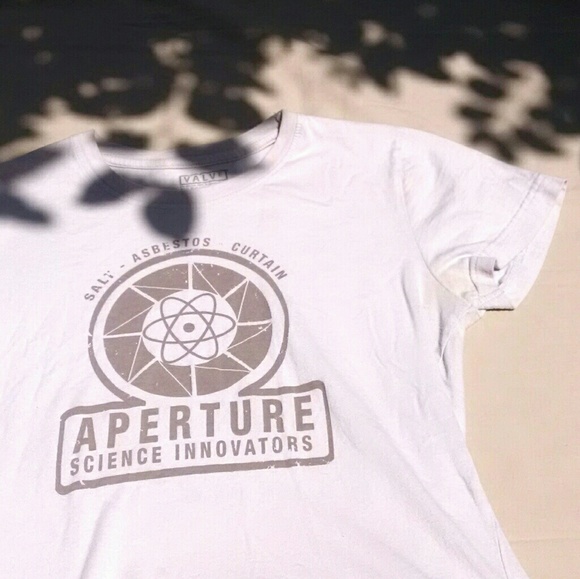 Retro Portal Aperture Science Tee - Picture 2 of 4
