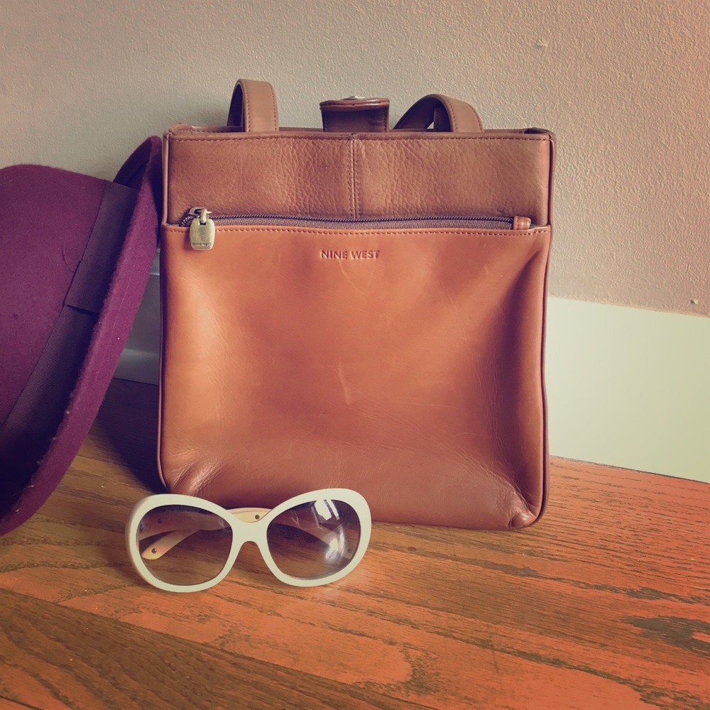 Vintage brown leather bag