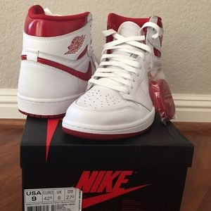 Jordan 1 Metallic Red
