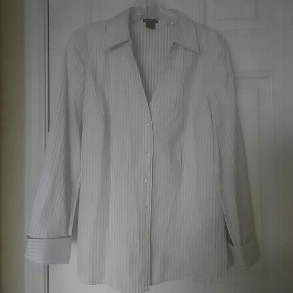 3/4 length sleeve button down top
