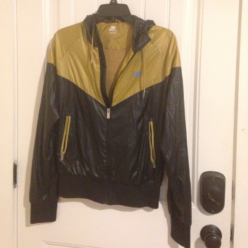 NIKE WINDBREAKER