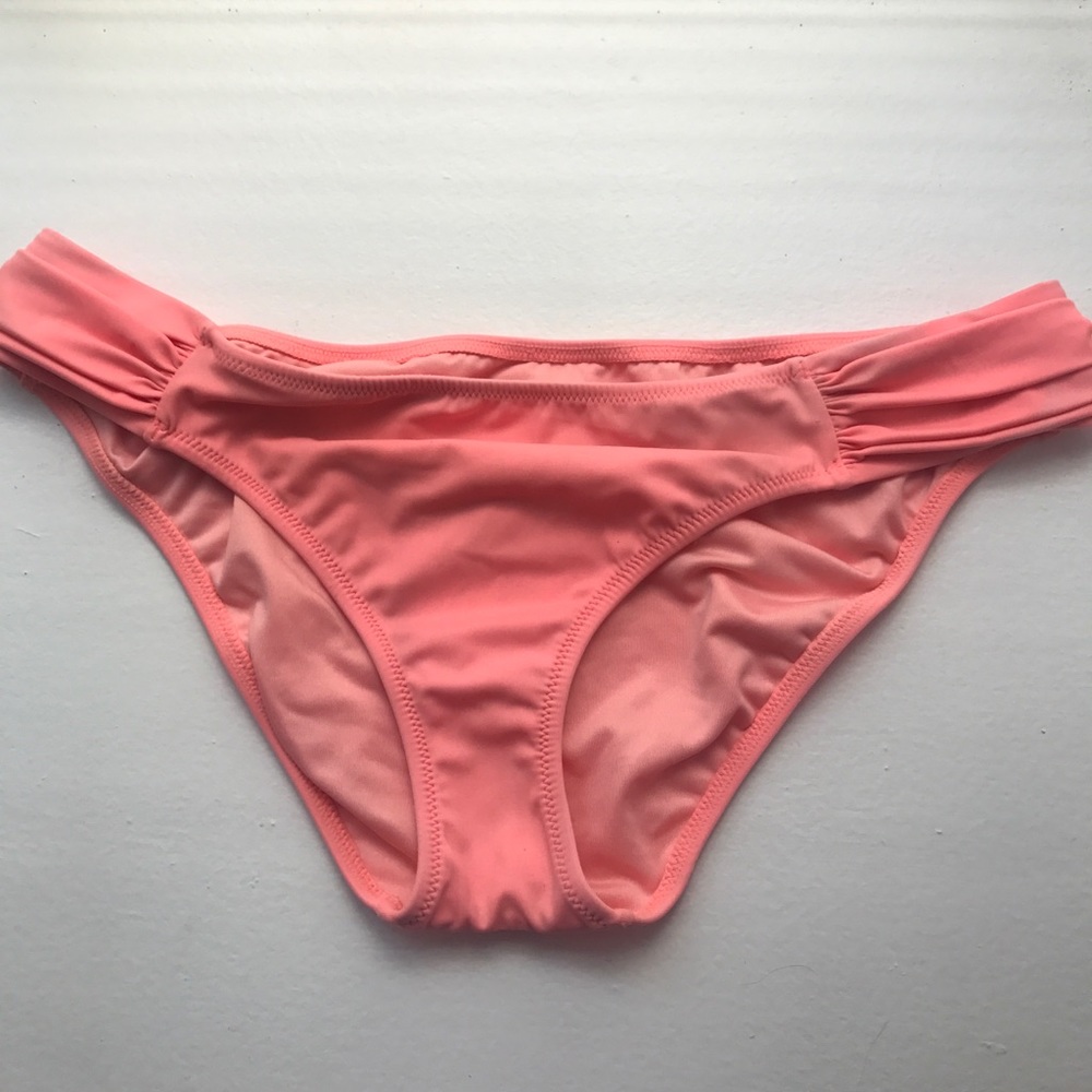 Knockout bikini bottoms
