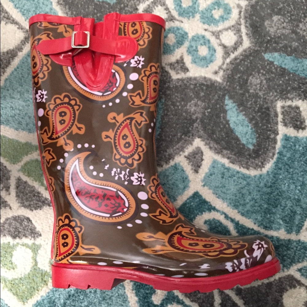Rain boots, size nine