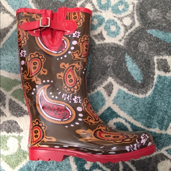 Rain boots, size nine - Picture 1 of 3