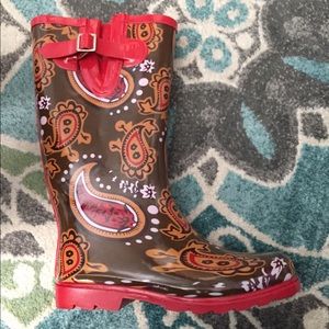 Rain boots, size nine