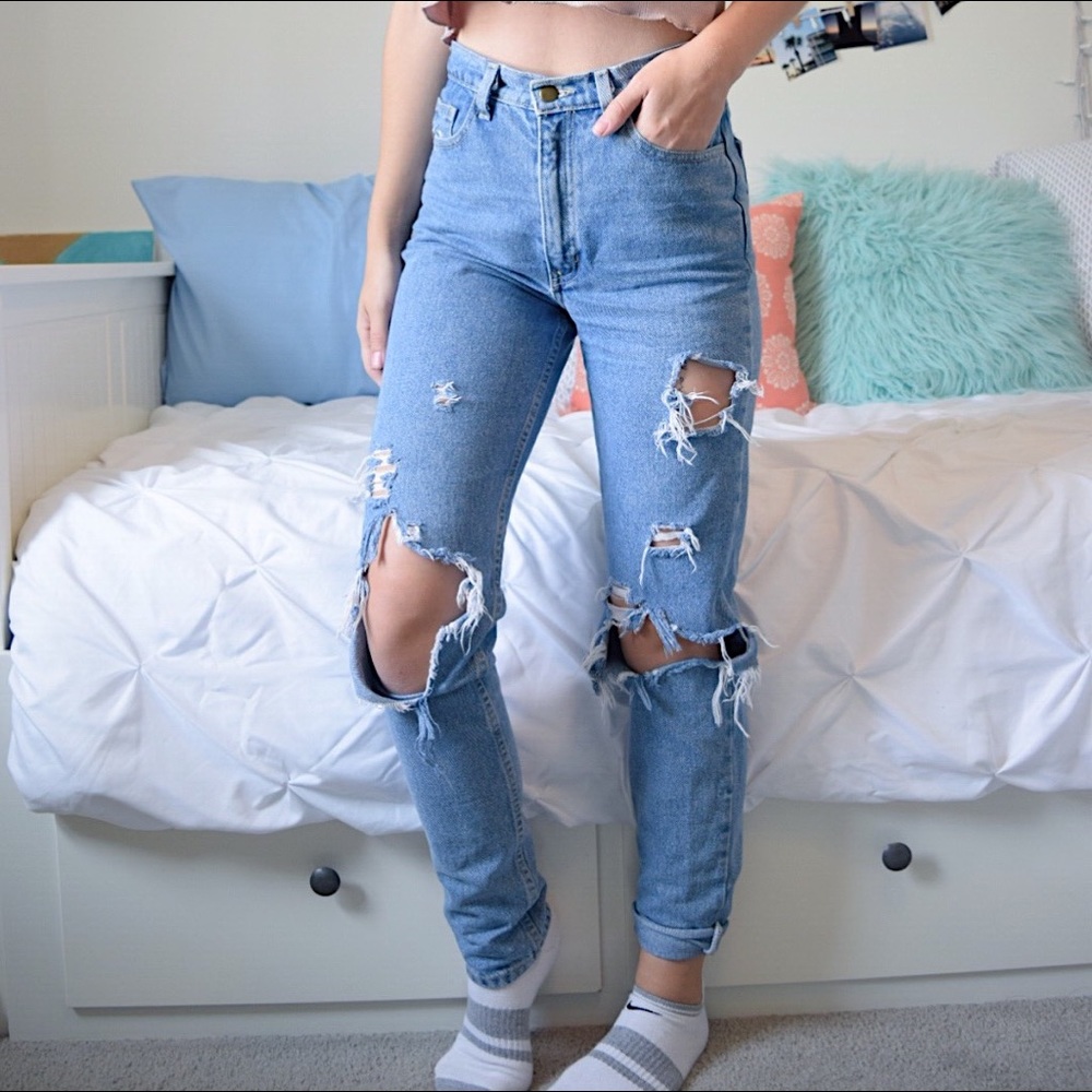 *OPEN TO OFFERS* AA Distressed Jeans, Size 26