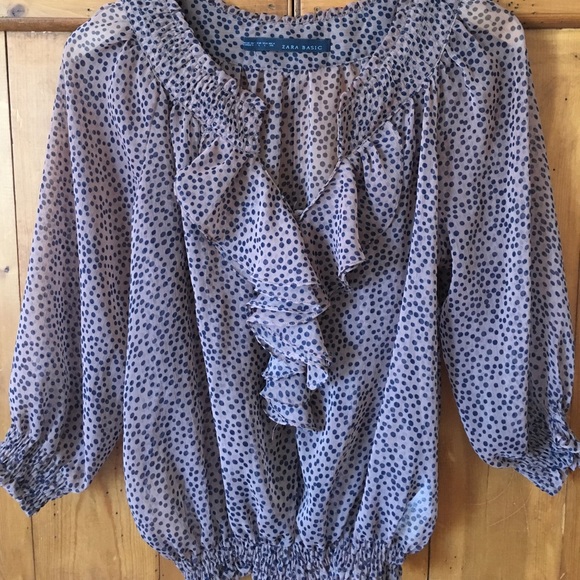 Zara Tops - 💕 Zara Ruffle Blouse