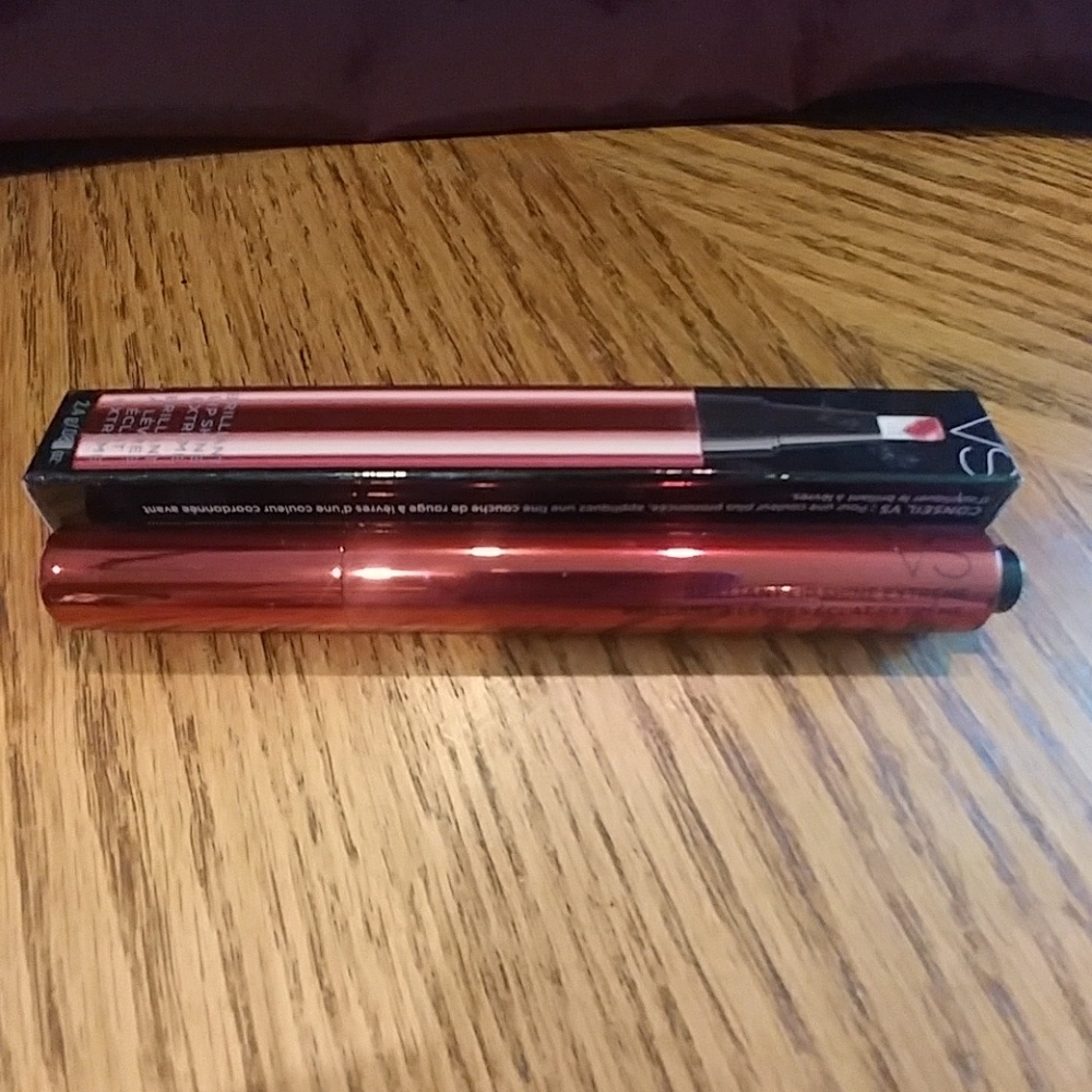 Victoria's Secret Brilliant Lip Shine NIB