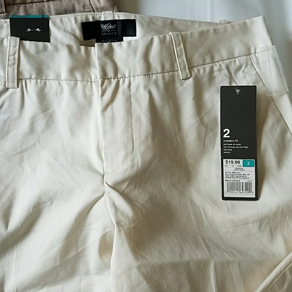 Bundle of two Bermuda size 2 NWT - Picture 3 of 3