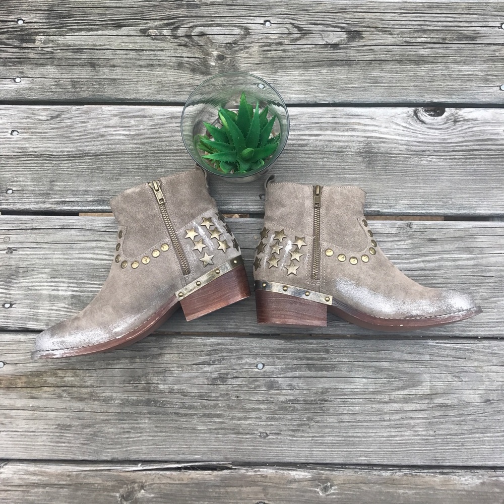 ✨Host Pick 3/20✨Leather Short Studded Ankle Boots - Picture 4 of 8