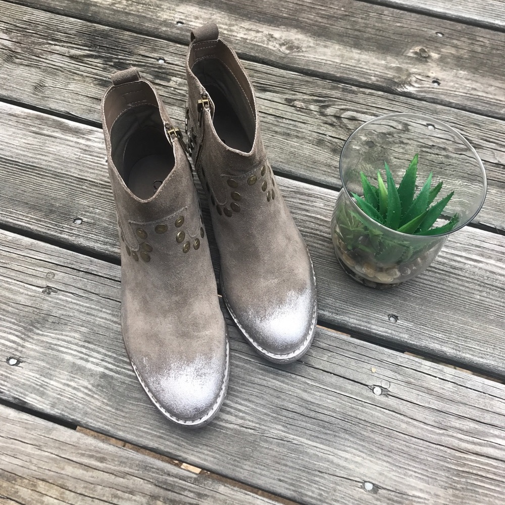 ✨Host Pick 3/20✨Leather Short Studded Ankle Boots - Picture 6 of 8