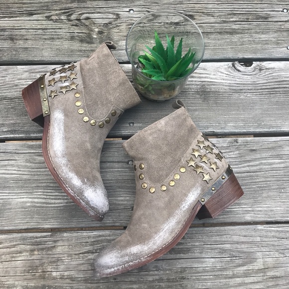 Free People Shoes - ✨Host Pick 3/20✨Leather Short Studded Ankle Boots