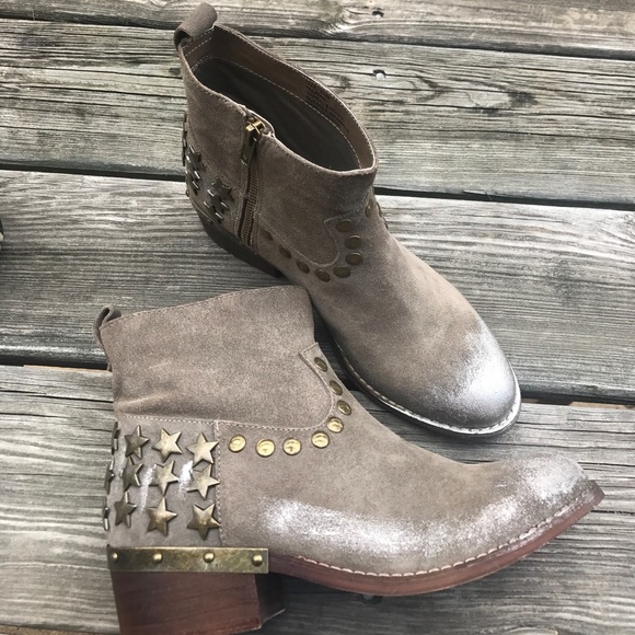 ✨Host Pick 3/20✨Leather Short Studded Ankle Boots - Picture 3 of 8