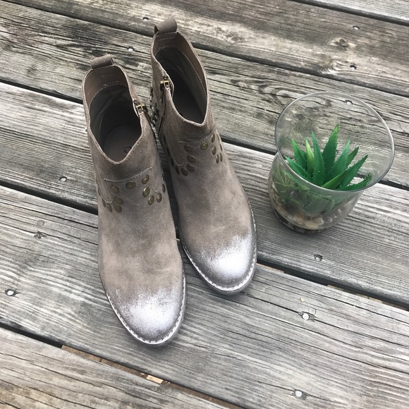 ✨Host Pick 3/20✨Leather Short Studded Ankle Boots - Picture 6 of 8