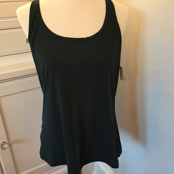 Lot of three GapFit tanks - Picture 3 of 8