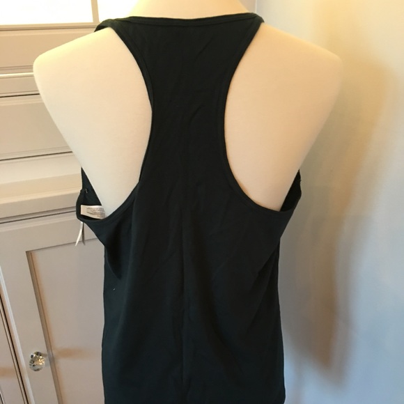 Lot of three GapFit tanks - Picture 4 of 8