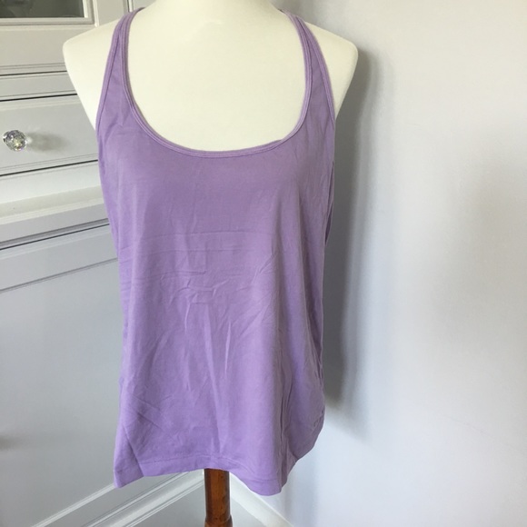 Lot of three GapFit tanks - Picture 6 of 8