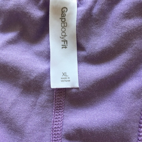 Lot of three GapFit tanks - Picture 8 of 8