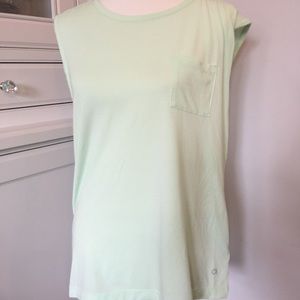 Lot of three GapFit tanks