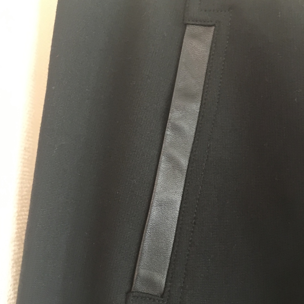 ❤️SOLD❤️ Vince Faux Leather Trimmed Pencil Skirt 2 - Picture 5 of 8