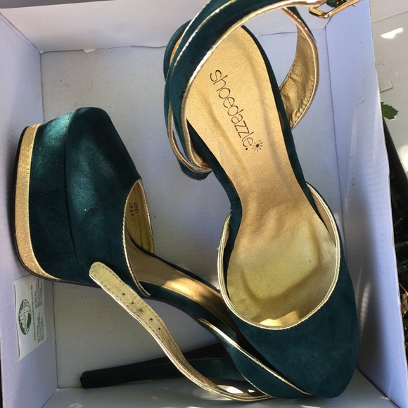 Shoes!!!! ❤️❤️❤️ Most purchased on Shoedazzle 👠 - Picture 3 of 8