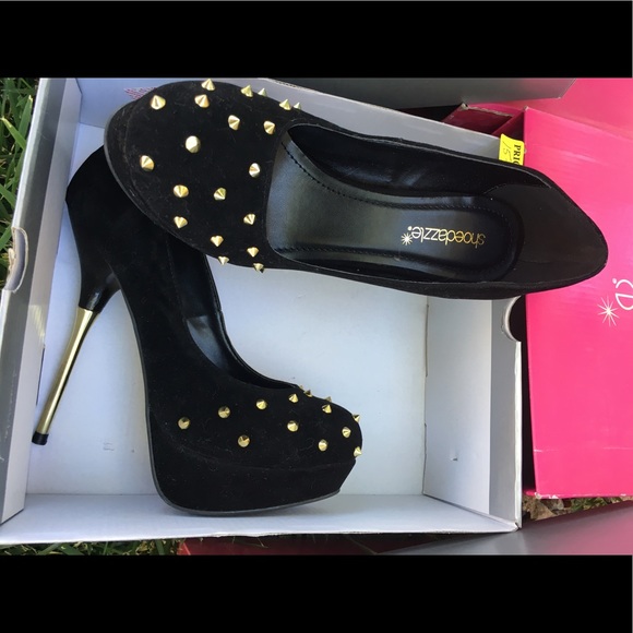 Shoes!!!! ❤️❤️❤️ Most purchased on Shoedazzle 👠 - Picture 5 of 8