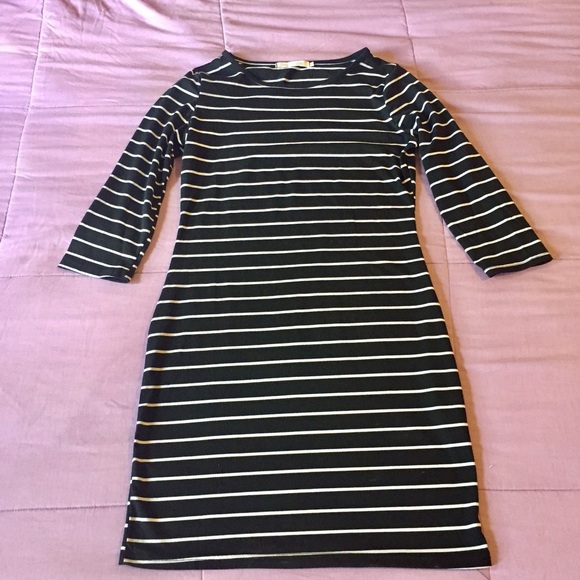 Black and White Striped Body-Con Dress - Picture 3 of 4