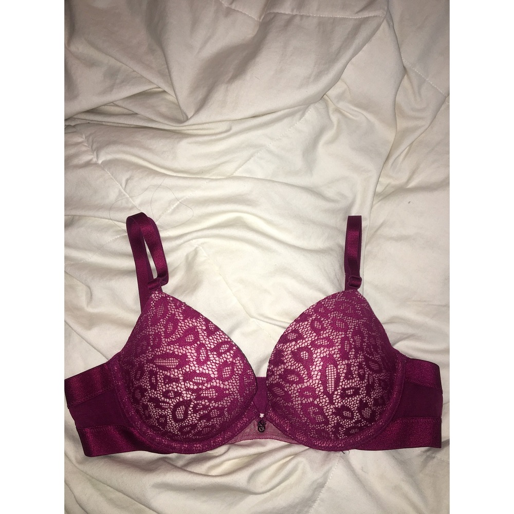 **SOLD ON MERC** Victoria's Secret bra