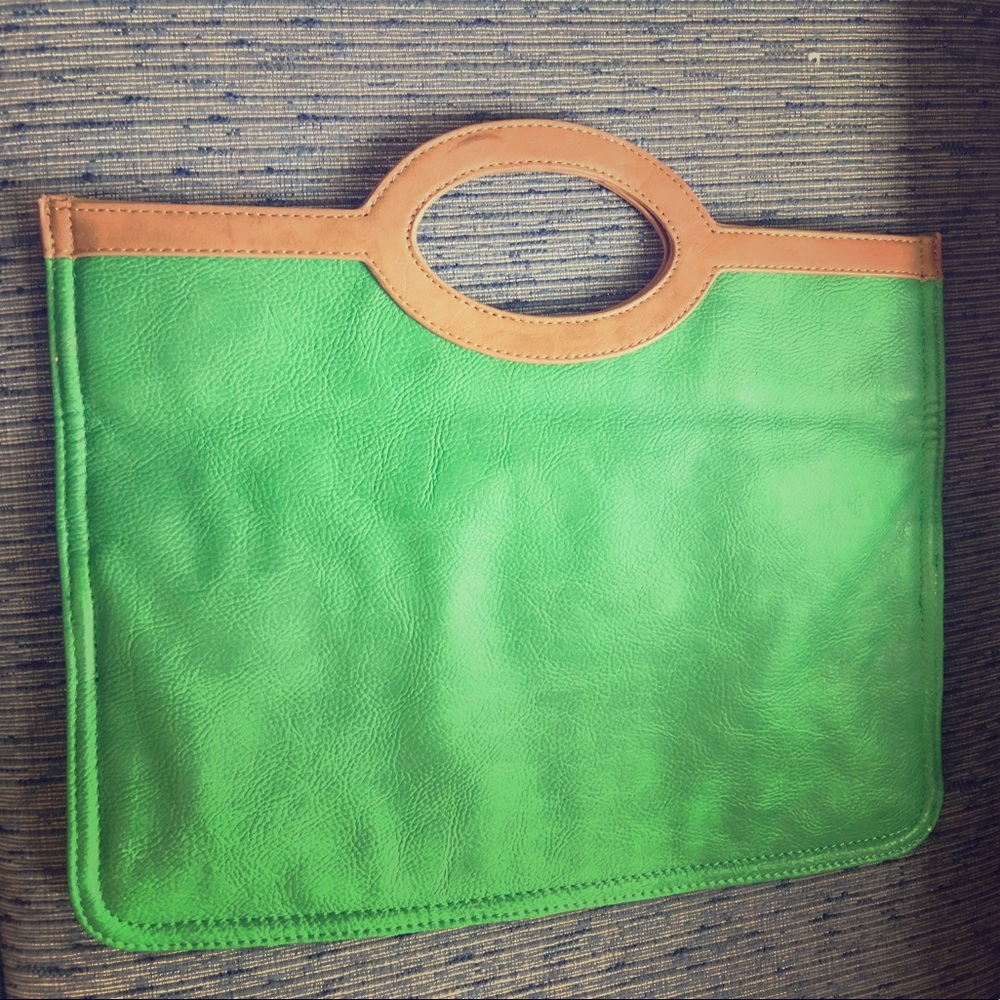 Green Shiraleah clutch