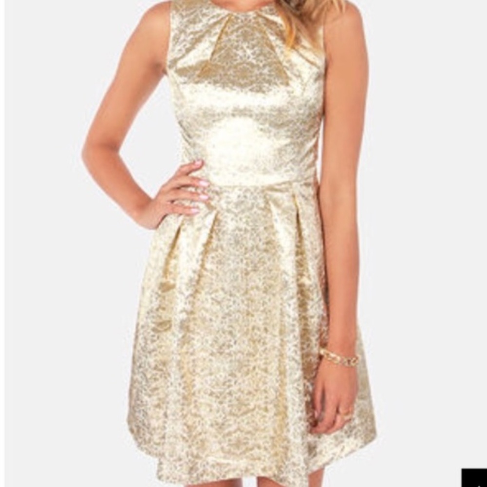 Gold sleeveless dress