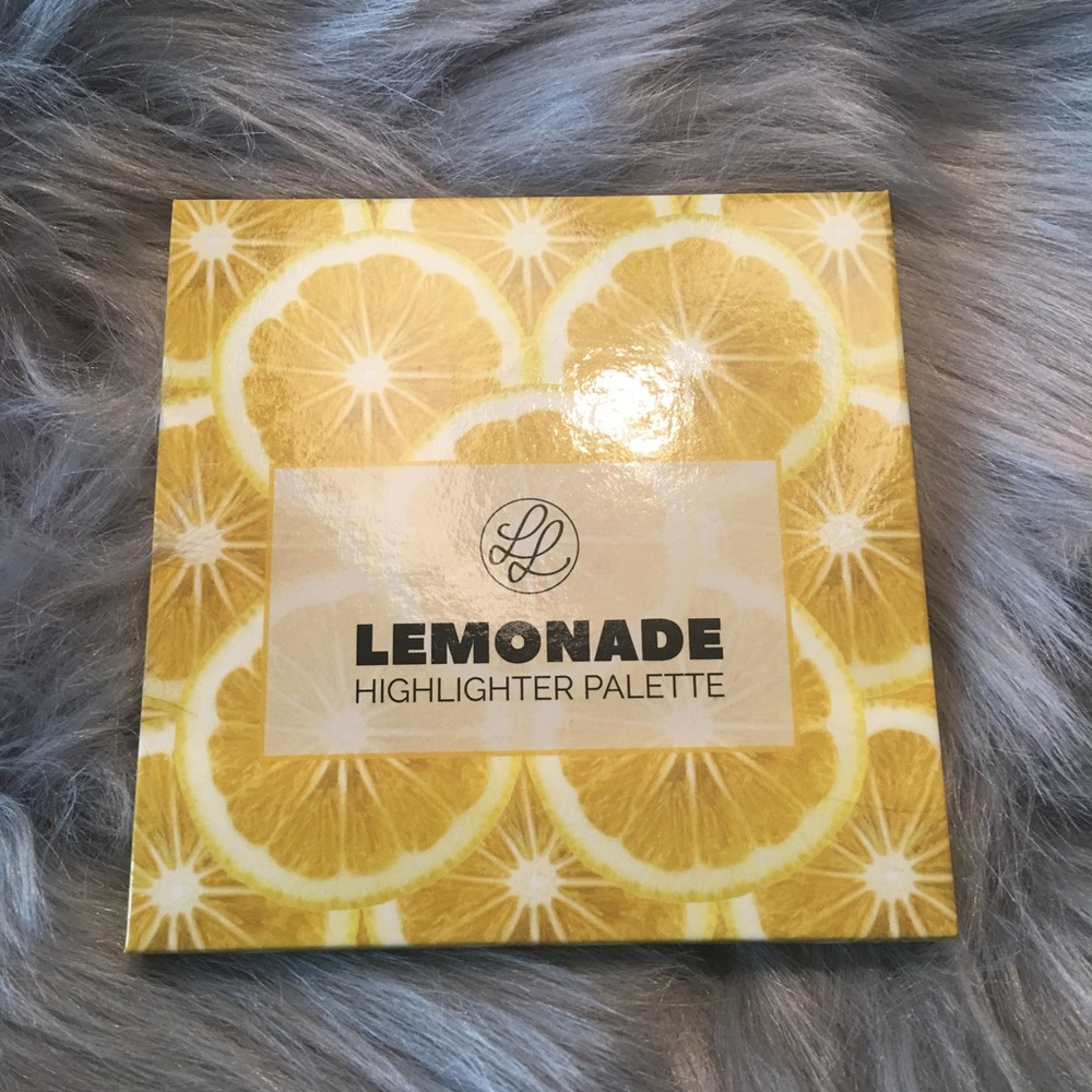 Lena Lashes Lemonade Highlighter Palette