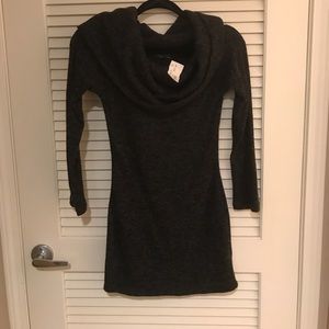 NEW -ANGL Hanging turtle neck dress ( fitted)