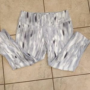 Nike workout Dri-Fit capris
