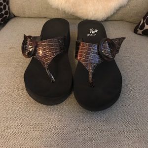 Brown snake skin  yellow box sandals.size 7.5