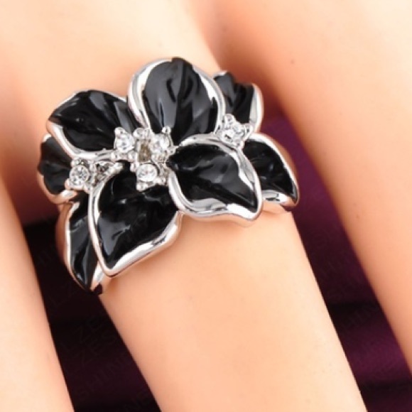 Jewelry - 🖤CamillaBlack&AustrianCrystalWht goldPlated