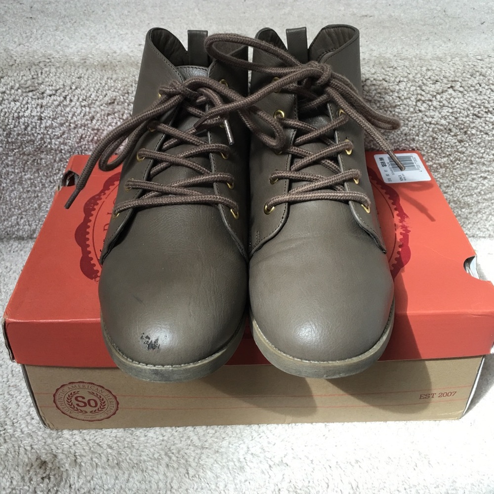 Kohl’s “So” Women Taupe Lace Up Boots