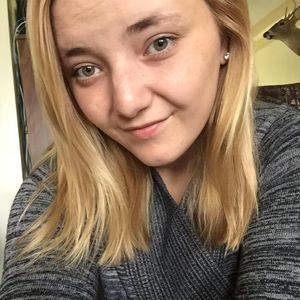 Meet your Posher, Chrystal