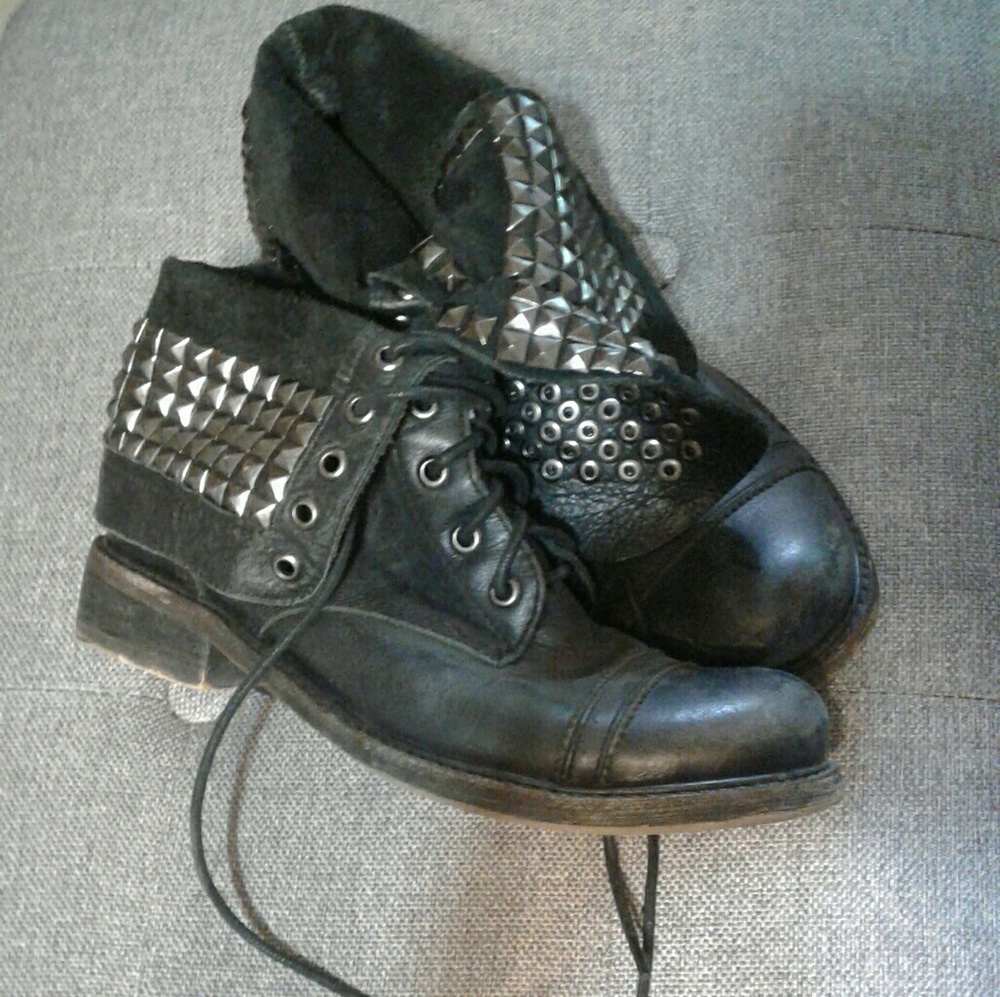 Zigi Girl Black Leather Studded Boots