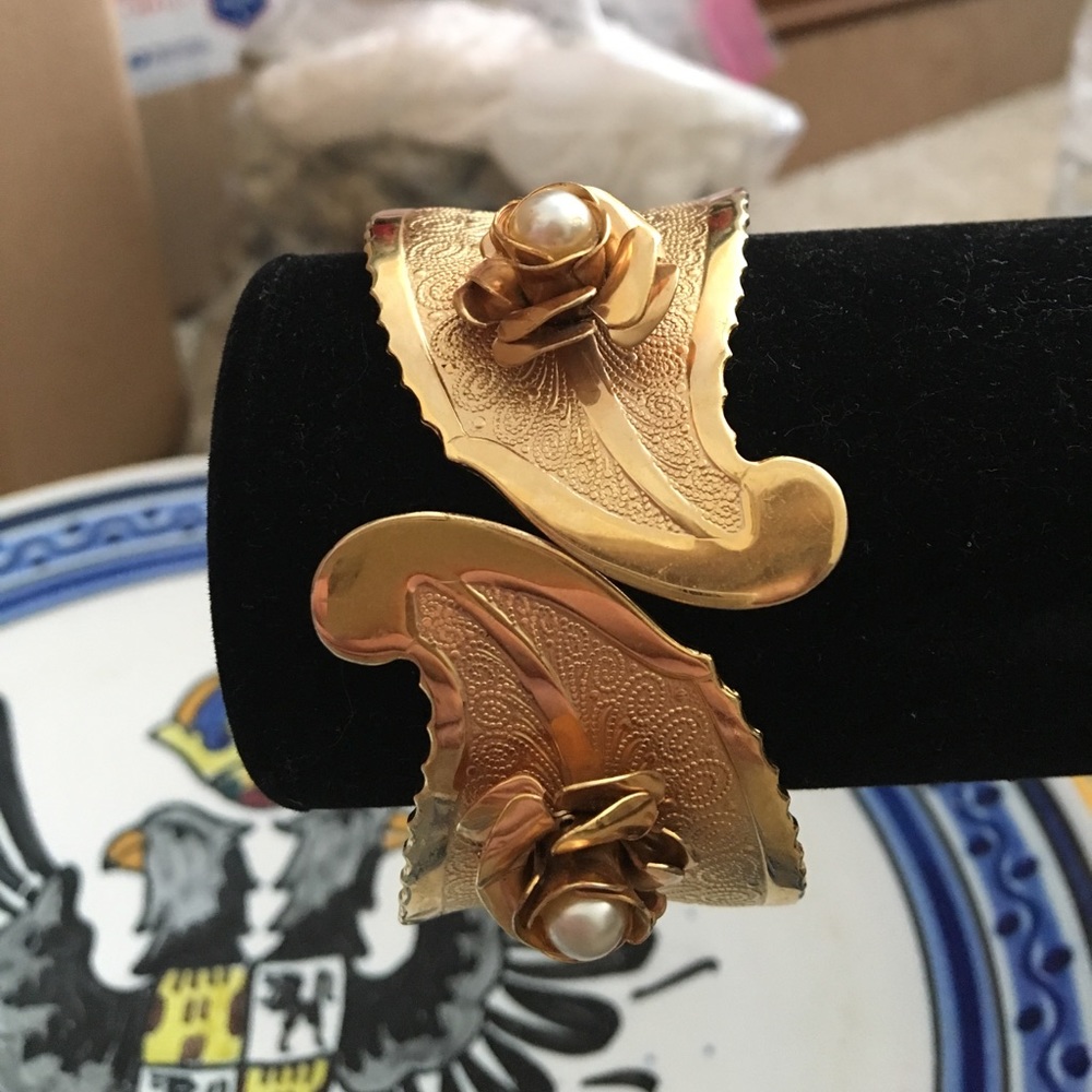 Gold and pearl bracelet costume jewelry