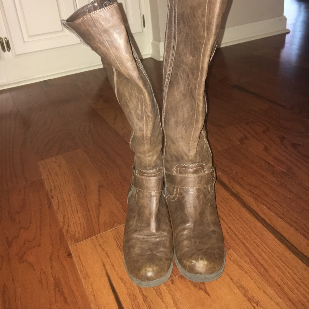Brown boots