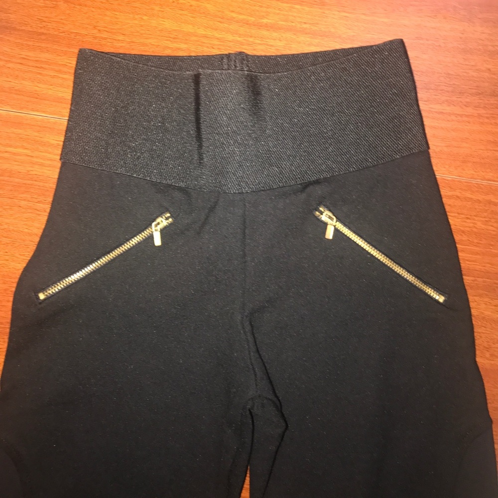 Very stylish ZARA leggings