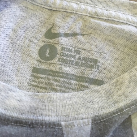 NiKe ReTr0 StYle SLiM FiT tEe - Picture 3 of 6