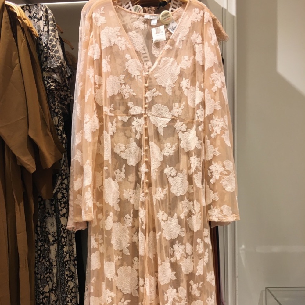 Maxi floral embroidered dress