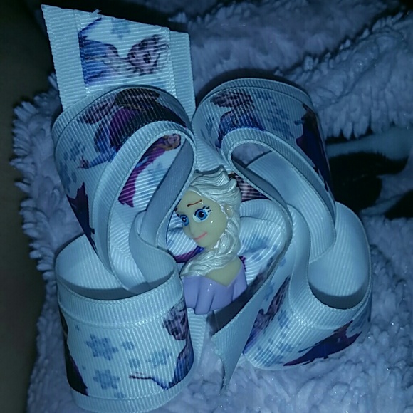 Elsa bow - Picture 1 of 1