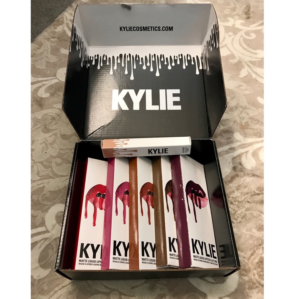 Kylie Cosmetics Lip Kit & Gloss Bundle discount!